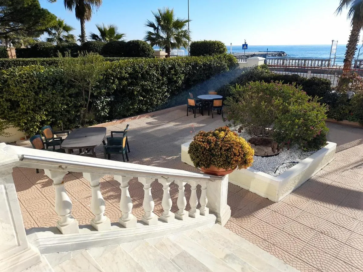 Palm Beach Diano Marina Italia