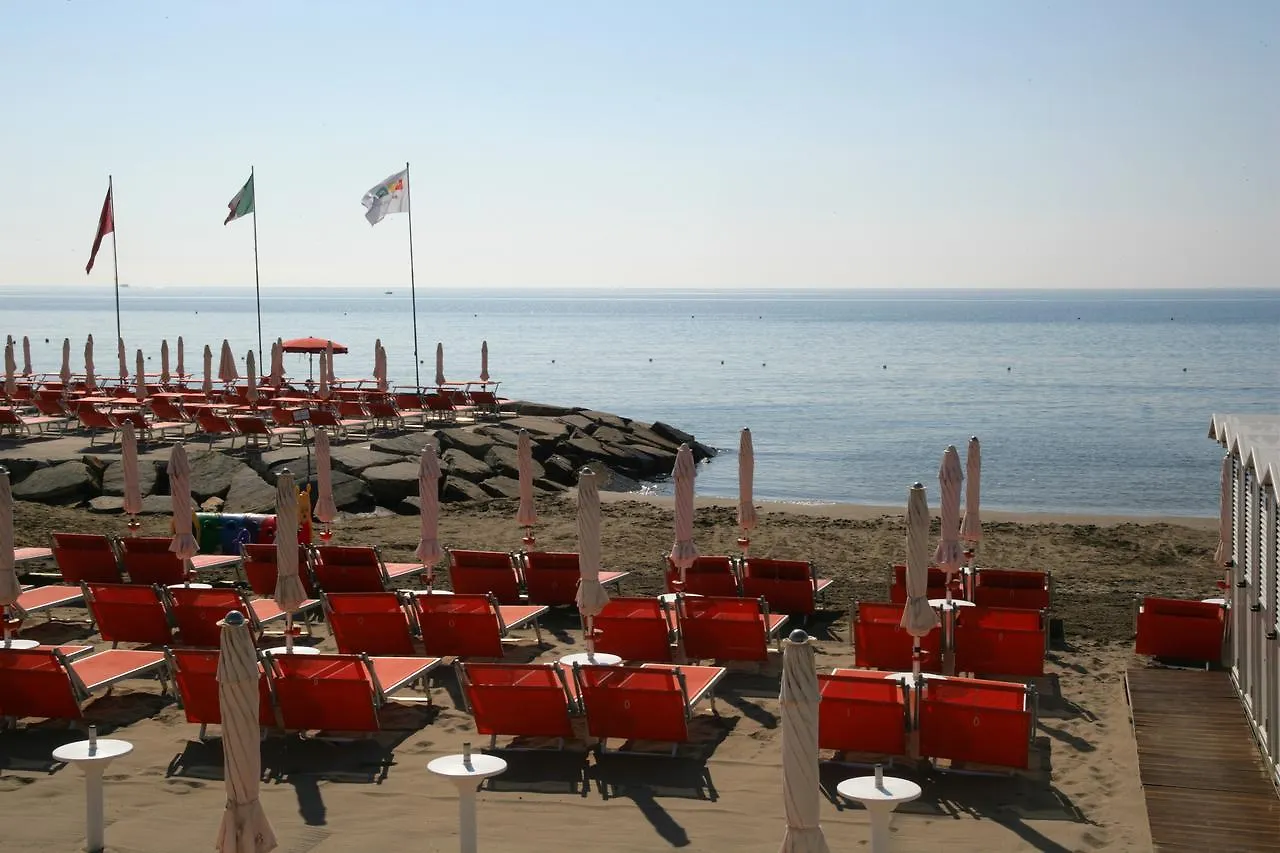Palm Beach Diano Marina Aparthotel