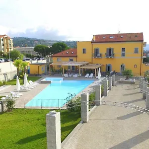  Appart hôtel Canepa